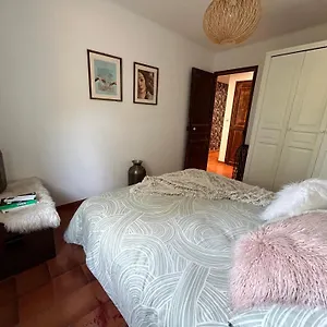 De Charme En Campagne Avec Piscine Privee Et Nature Luxuriante Le Beausset